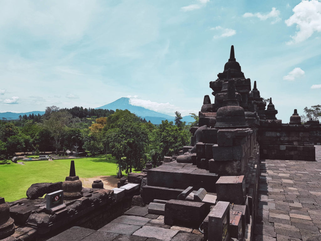 Borobudur - najbardziej tajemnicza świątynia w Indonezji (3)